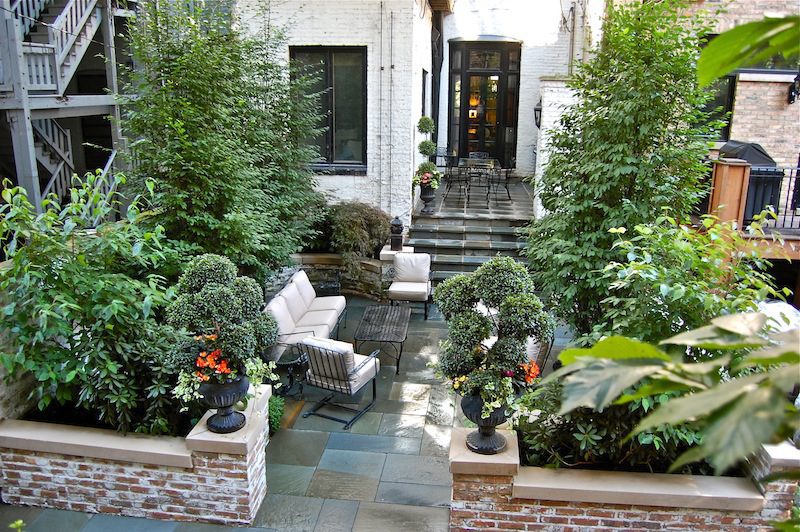 Gold Coast Privacy - Chicago Landscaping Project