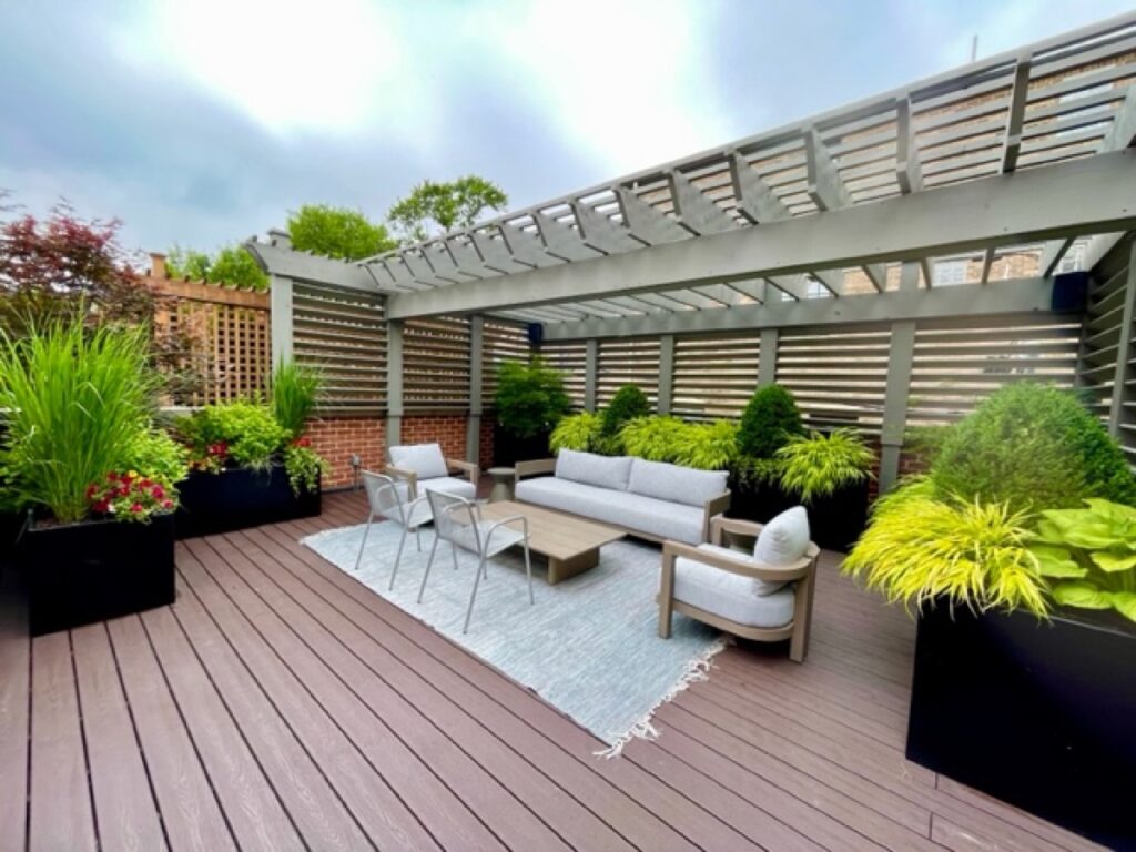 Family Tradition - Grade level and rooftop transformation Chicago - Summer Pergolas, Shading & Decks